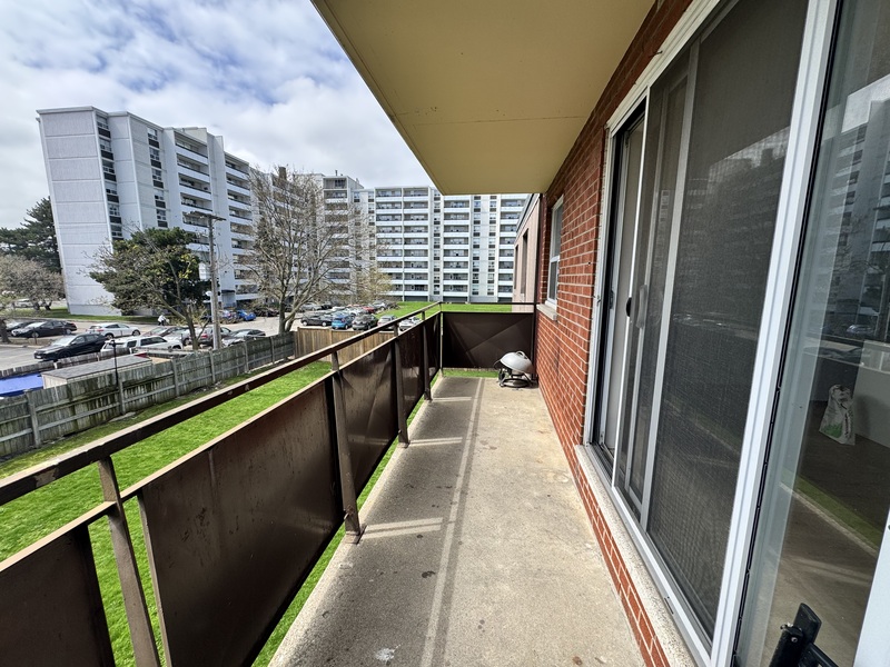 FANTASTIC 2-BEDROOM RENTAL OPPORTUNITY IN THE HEART OF HAMILTON EAST! 